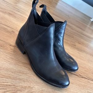 Aldo Chelsea boots
